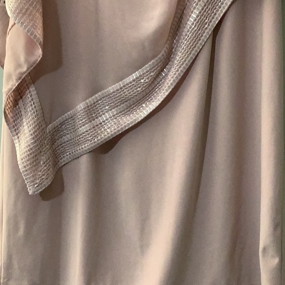 SLNY Fashion New York Jersey Cape Dress - Picture 10 of 11